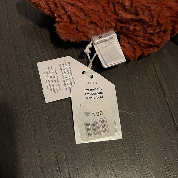 NEW RARE Jellycat Amuseables Maple Leaf INDIGO CANADA EXCLUSIVE super cute HTF - Picture 7 of 7